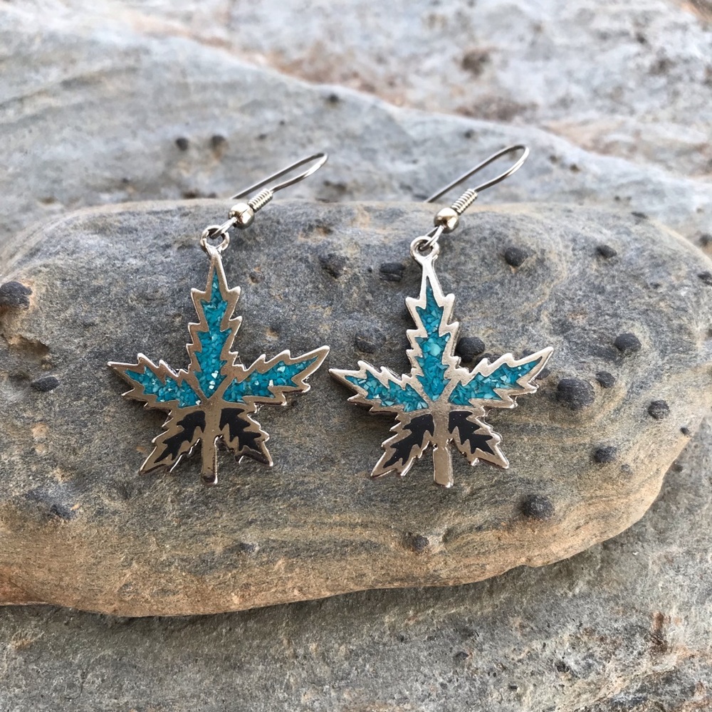 Silver Turquoise Inlaid Cannabis Hemp Necklace